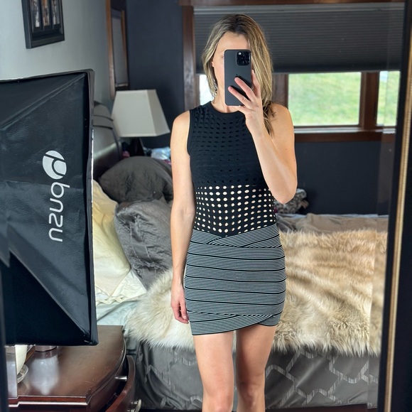 BCBGMAXAZRIA Black & White Stripped Bandage Mini Skirt, Medium - Picture 14 of 14